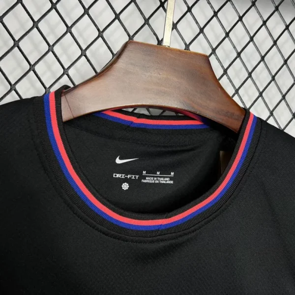 24-25 Barcelona Black Special Edition Kit Sport - Image 4