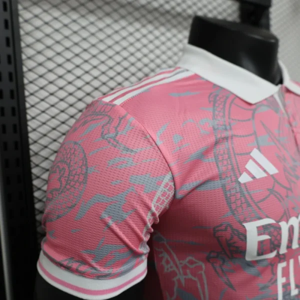 2024/25 Real Madrid player special edition Hello Kitty football jersey - Image 7