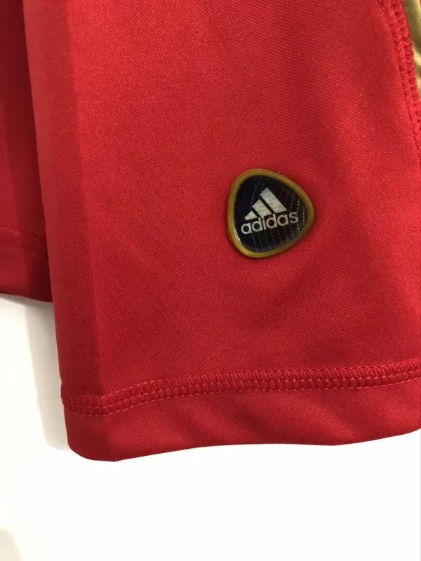 Retro Liverpool FC Home Football Jersey Long Sleeve 2010/2011 - Image 8