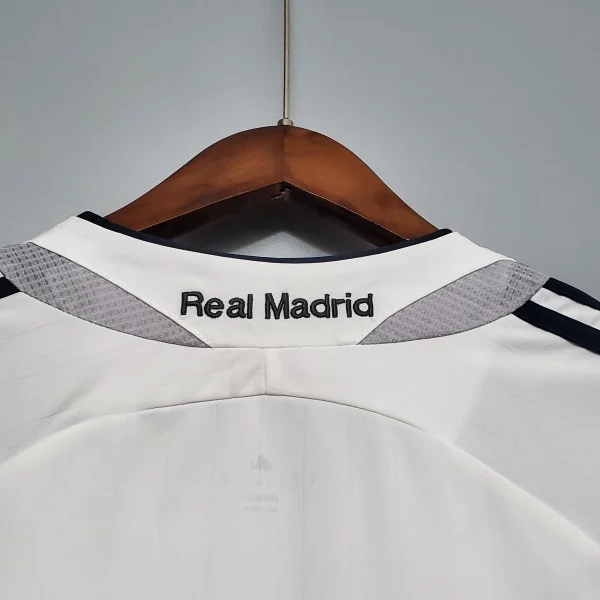 2006/07 Real Madrid Retro Jersey Home - Image 6