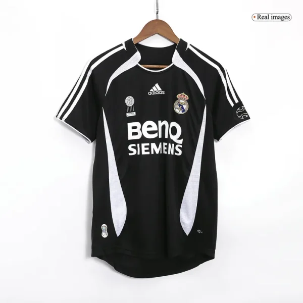 2006/07 Real Madrid Retro Away Jersey - Image 6