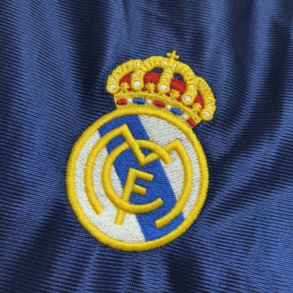 Real Madrid Retro Jersey away Football Shirt 1998-00 - Image 5