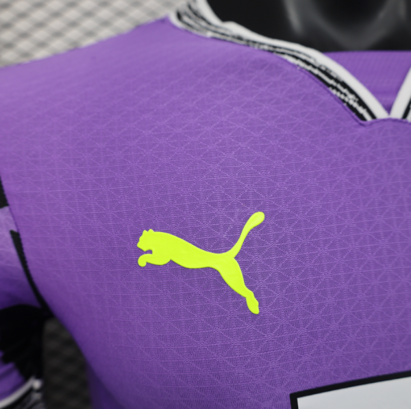 2025/2026 Dortmund Purple Goalkeeper Football Shirt - Image 4