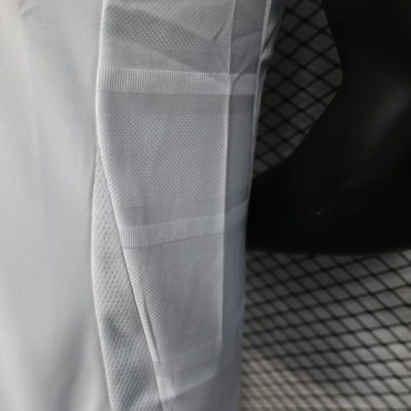 Liverpool's second away player edition football jersey for 2025-2026 - Image 7