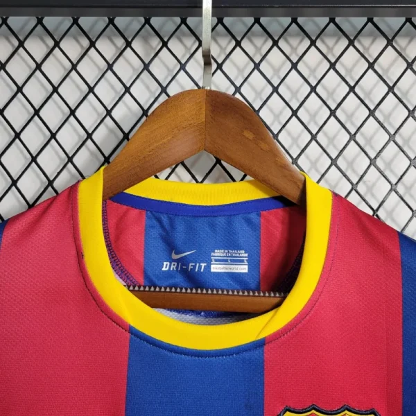 10-11 Retro Barcelona Messi Home Football Shirt - Image 4