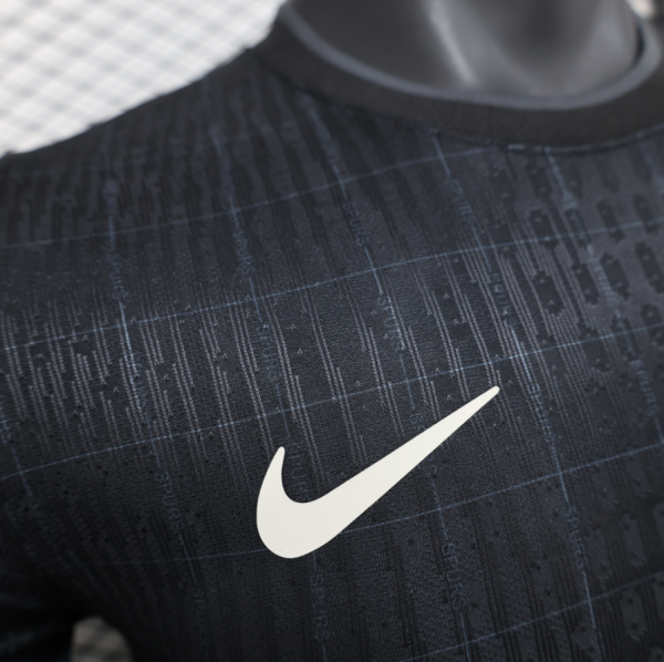 2025-26 Tottenham Hotspur Special Edition Player Football Jersey - Image 4
