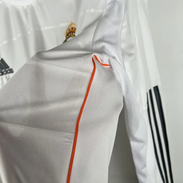 2013/14 Real Madrid Retro Jersey Home Long Sleeve - Image 6