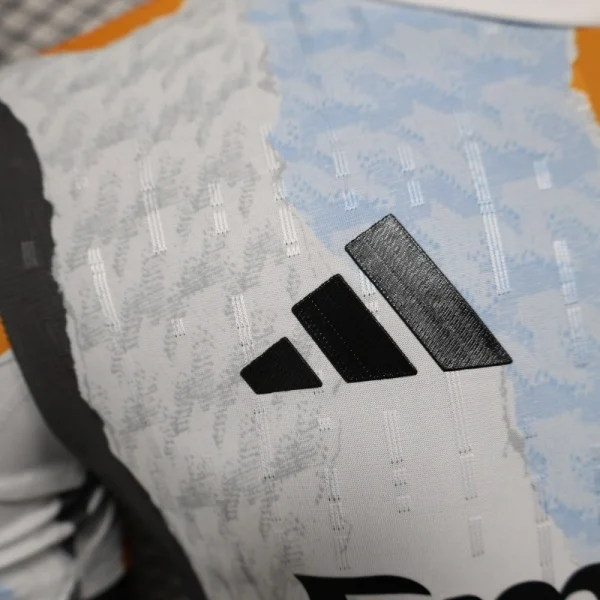 2024/25 Real Madrid player special edition football jersey - Image 4