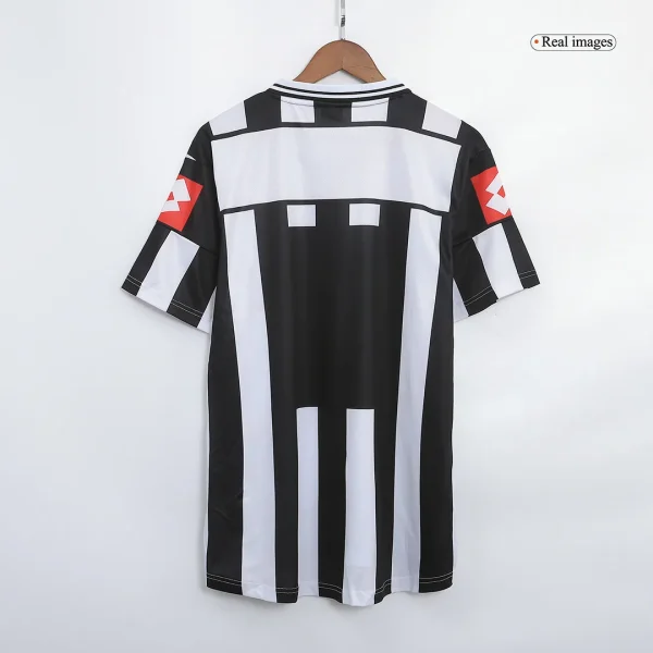 2001-02  Juventus Retro Jersey Home - Image 3