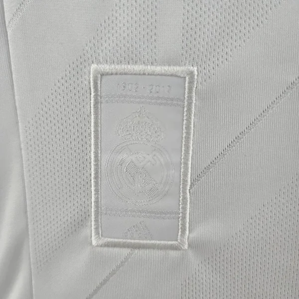 2017/18 Real Madrid Retro Jersey Home - Image 8