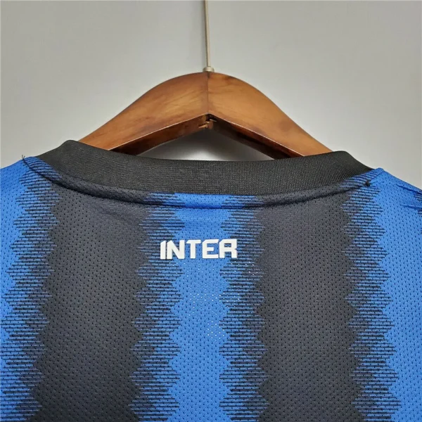 10-11 Inter Milan Retro Jersey Home - Image 6