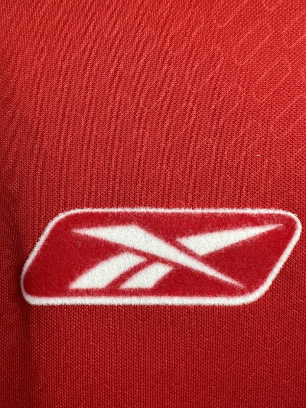 Retro Liverpool FC Home Football Jersey Long Sleeve 2004/2005 - Image 7