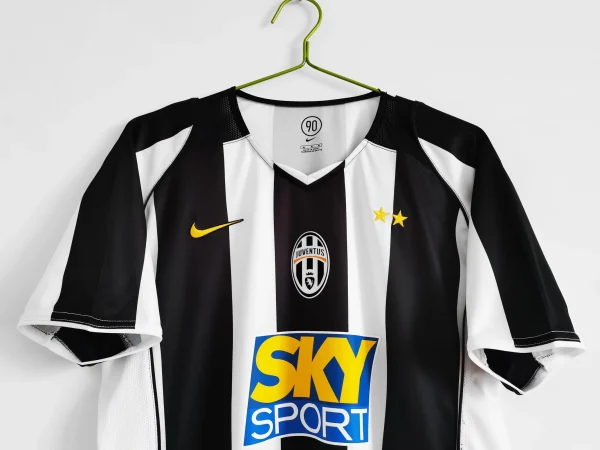2004-05   Juventus Retro Jersey Home - Image 6