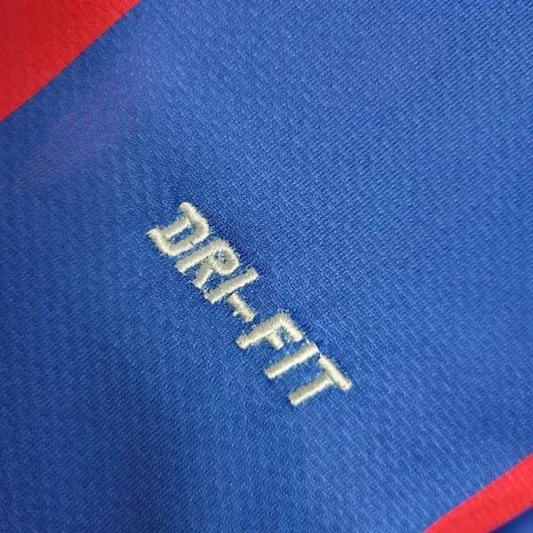 10-11 Retro Barcelona Messi Home Football Shirt - Image 8