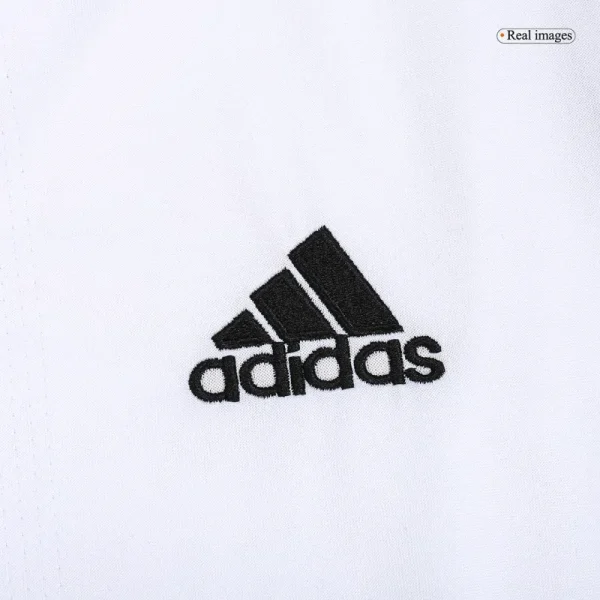 2003/04 Real Madrid Retro Home Jersey - Image 4
