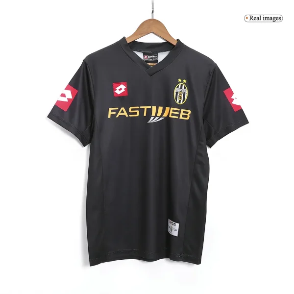 2001-02  Juventus Retro Jersey Away - Image 3