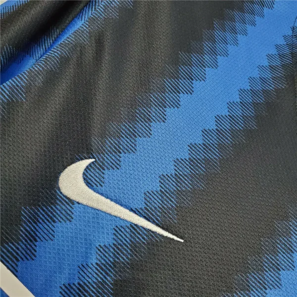 10-11 Inter Milan Retro Jersey Home - Image 5