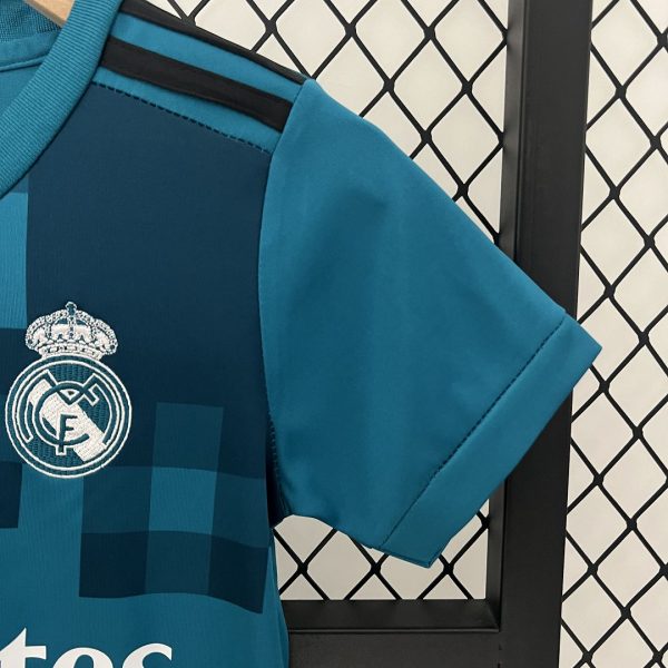 Real Madrid 17-18 Third Away Retro Kids Kit Soccer Jersey - Image 7