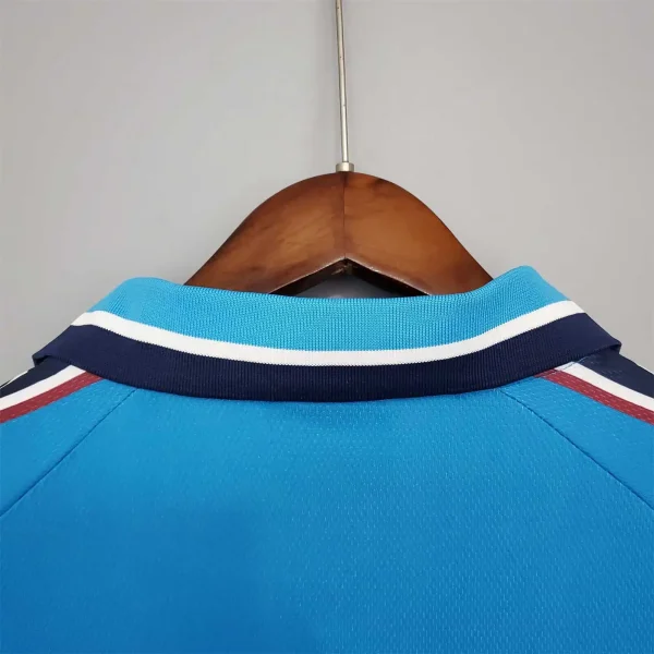 1997/99 Manchester City Retro Home Jersey - Image 10