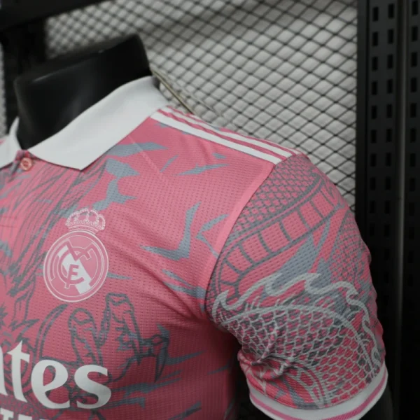 2024/25 Real Madrid player special edition Hello Kitty football jersey - Image 6