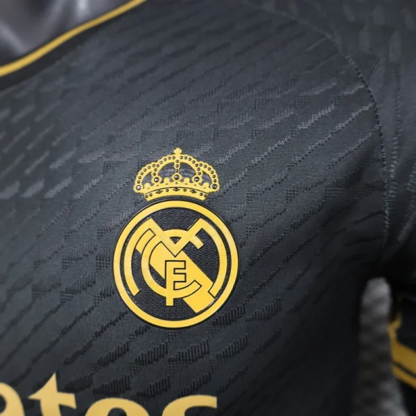 2024/25 Real Madrid player special edition football Shirt - Image 4