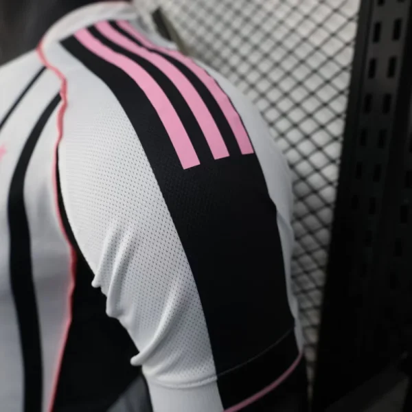 Juventus Home Football jersey( Player Version) 2025/2026  Size : S-2XL - Image 7