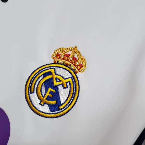 2006/07 Real Madrid Retro Jersey Home - Image 4
