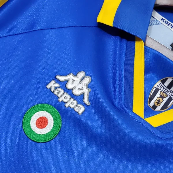 1995-96  Juventus Retro Jersey Away - Image 4