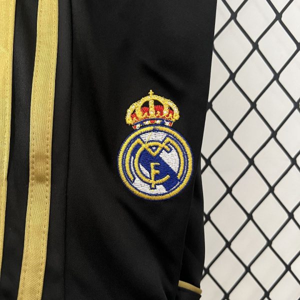Real Madrid 11-12 Away Retro Kids Kit Football Jersey - Image 11