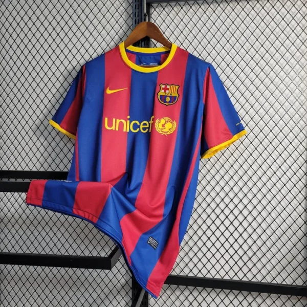 10-11 Retro Barcelona Messi Home Football Shirt - Image 10