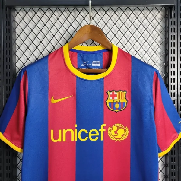 10-11 Retro Barcelona Messi Home Football Shirt - Image 3