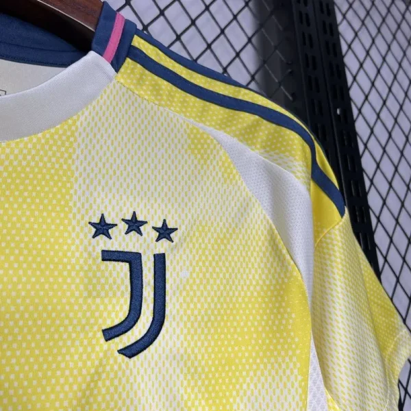 Juventus Away Kit(Jersey+Shorts) 2024-25 - Image 4