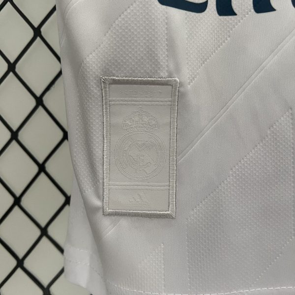 Real Madrid 17-18 Home Retro Kids Kit Soccer Jersey - Image 6