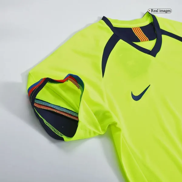 2005/06 Barcelona Retro Away Jersey - Image 3