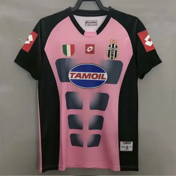 2002-03  Juventus Retro Jersey Goalkeeper Pink - Image 3