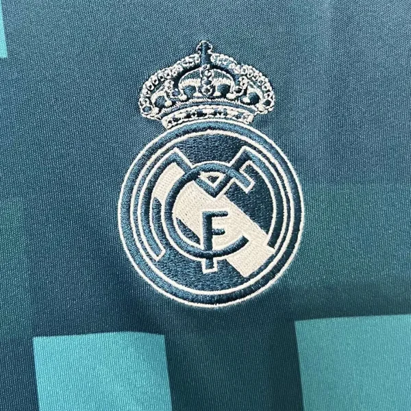 2017/18 Real Madrid Retro Long Sleeve Jersey Third Away - Image 3