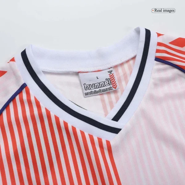 Denmark 1986 Retro Jersey Away - Image 2
