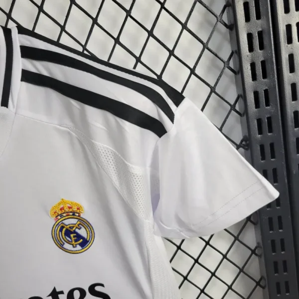 24-25 Real Madrid Home Kids Kit Jersey+Shorts - Image 10