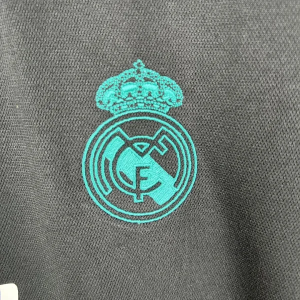 2017/18 Real Madrid Retro Away Jersey - Image 5