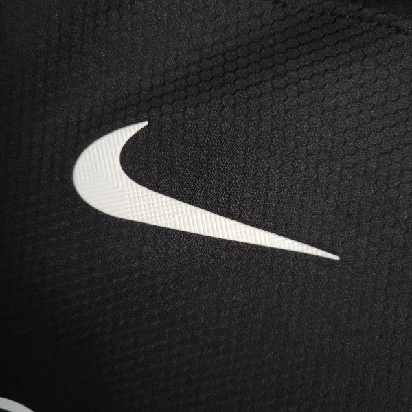 23-24 Eintracht Frankfurt Away Jersey - Image 7