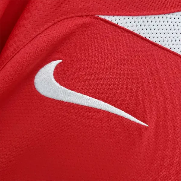 2005/06 Manchester United Retro Jersey Home - Image 6