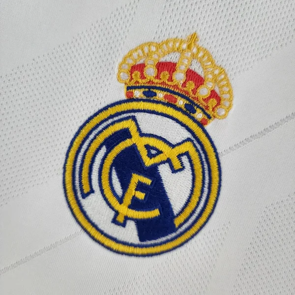 2017/18 Real Madrid Retro Jersey Home - Image 5