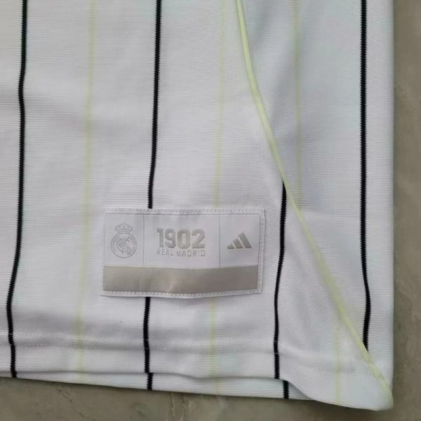Real Madrid 2025-26 casual white striped short sleeved shirt - Image 6